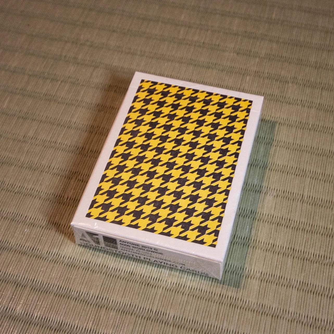 Anyone Worldwide Yellow Houndstooth Playing Cards